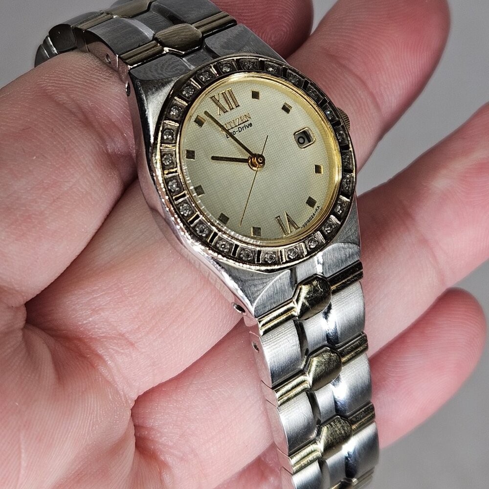 Citizen Eco-Drive E010-S008654 Diamond Bezel Gold & Silver Tone Wristwatch Watch - Picture 9 of 12